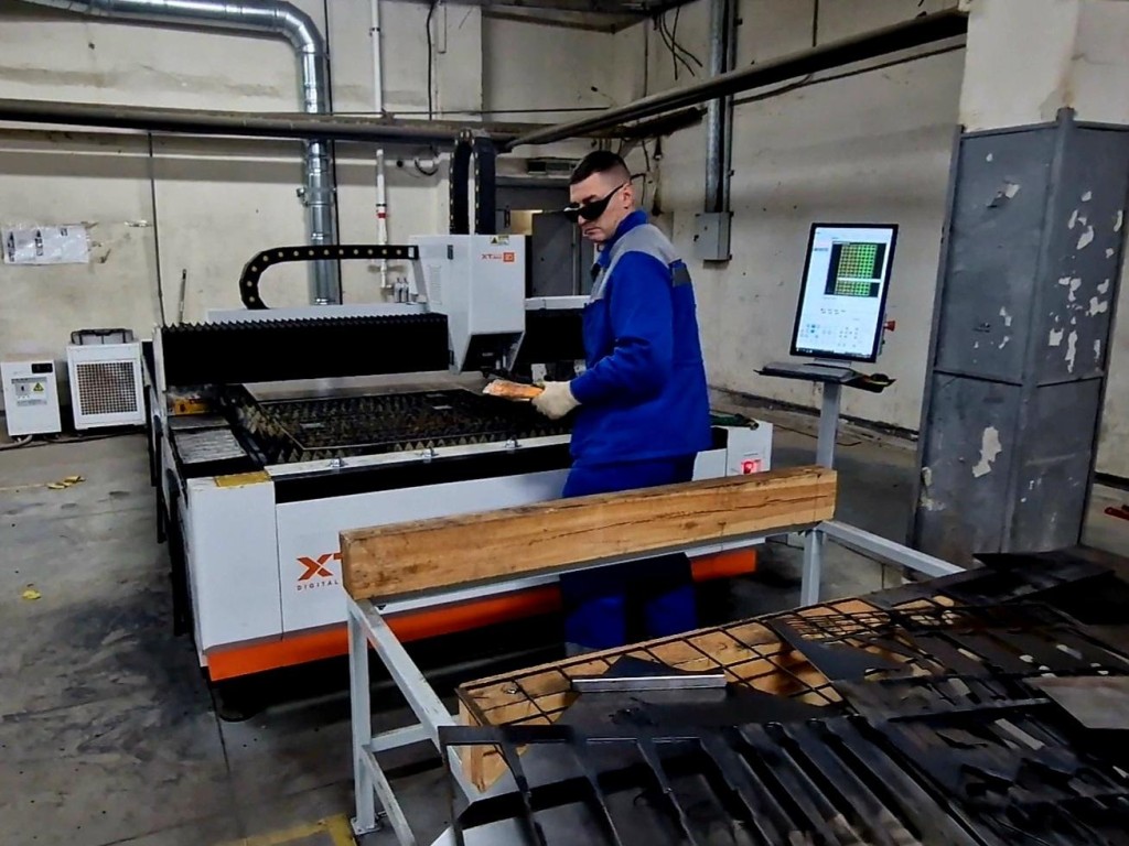 На новой мебельной фабрике в селе Барановском открыли около 100 вакансий