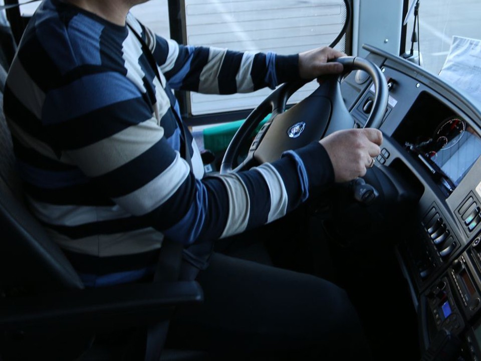 Не намочил штаны: пассажир поблагодарил водителя автобуса за виртуозную езду