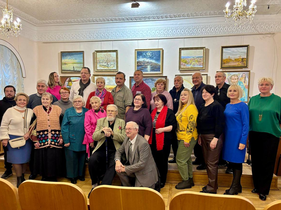 В Каширском музее открылась юбилейная выставка художника Юрия Баютова «Ступени»