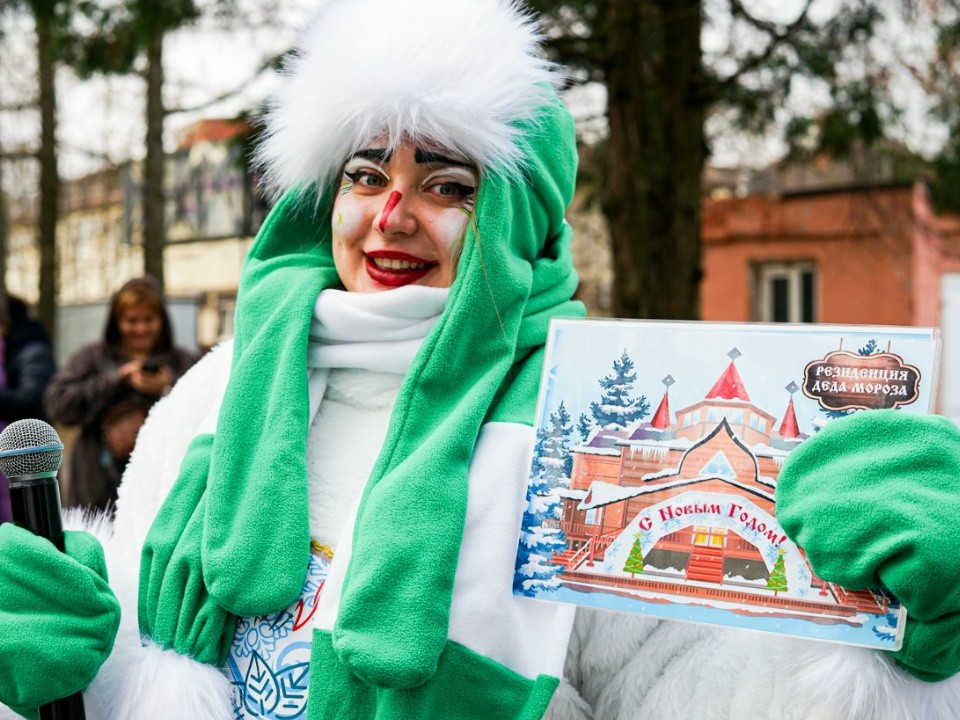 В парках Лосино-Петровского отметили День рождение Деда Мороза