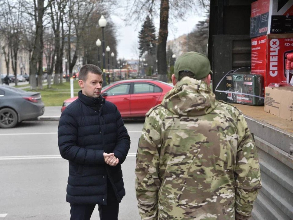 Обогреватели и генераторы передали в зону СВО активисты из Балашихи