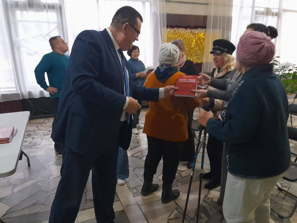 В день годовщины битвы за Москву автор книги о защите столицы провел автограф-сессию