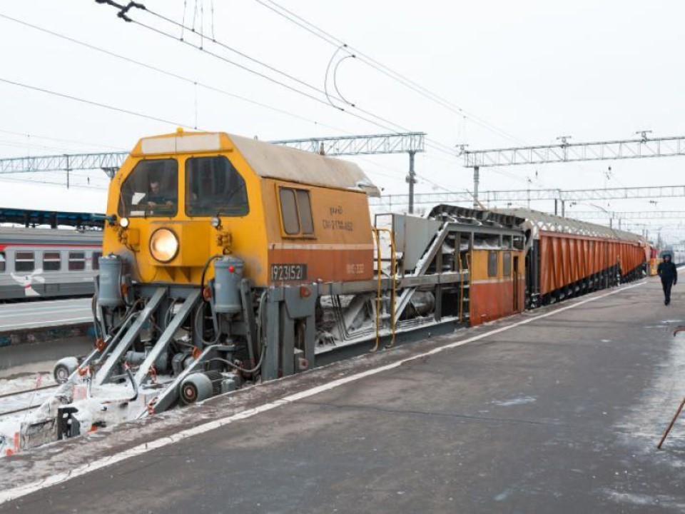 Зима, как всегда, приходит внезапно — но не для железной дороги: что делают в Подмосковье для бесперебойной работы поездов