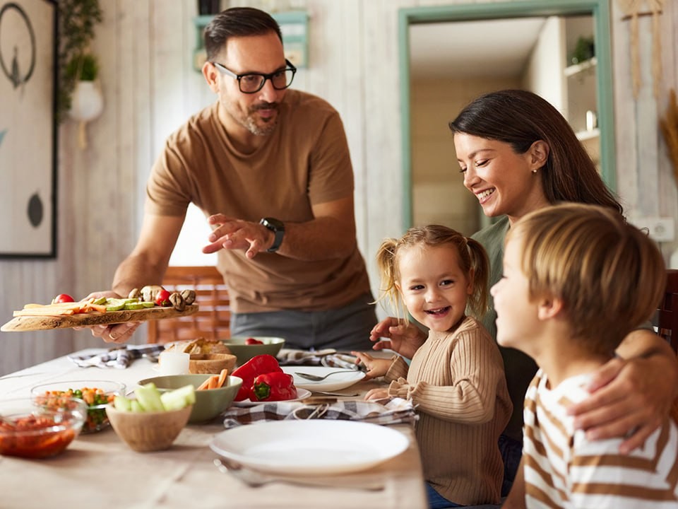 Не диета, а образ жизни: подмосковные врачи объяснили, как кормить ребенка с диабетом без стресса и запретов