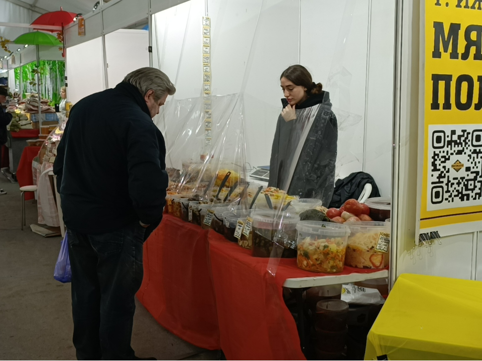 Белорусские деликатесы и моченые арбузы: что можно приобрести на ярмарке в Лобне