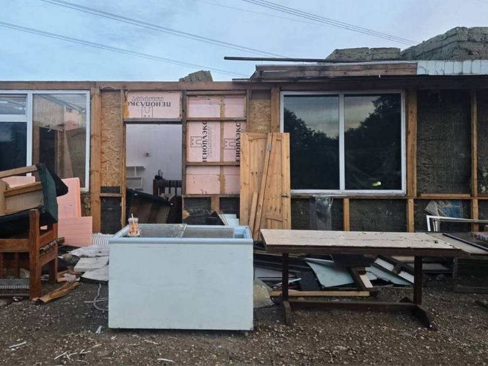 Сомнительную точку общепита сносят в Свиноедово