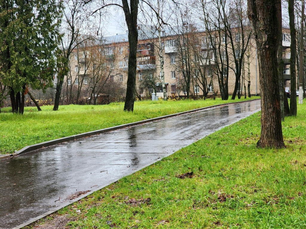 Асфальт обновят у дома №53 по улице Военный городок