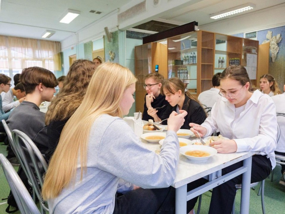 Вкус, польза, безопасность: единое меню ввели во все школьные столовые