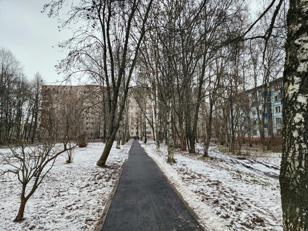 Преобразился всего за два месяца: жители Солнечногорска оценили дорожки и лавочки в новом сквере