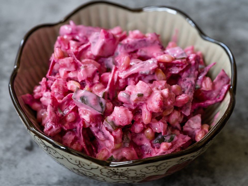 Замена винегрету: сытный салат со свеклой, который полюбит вся семья, готовит бронничанка