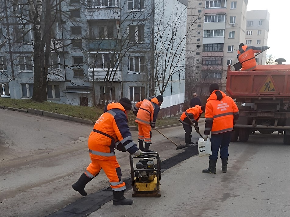 Дорожники завершили ямочный ремонт в Калининце