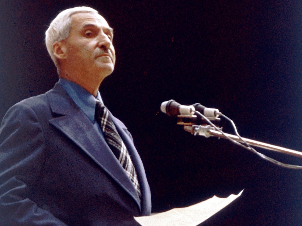 Поэт войны и любви: 110 лет со дня рождения Константина Симонова отмечают в Ленинском округе