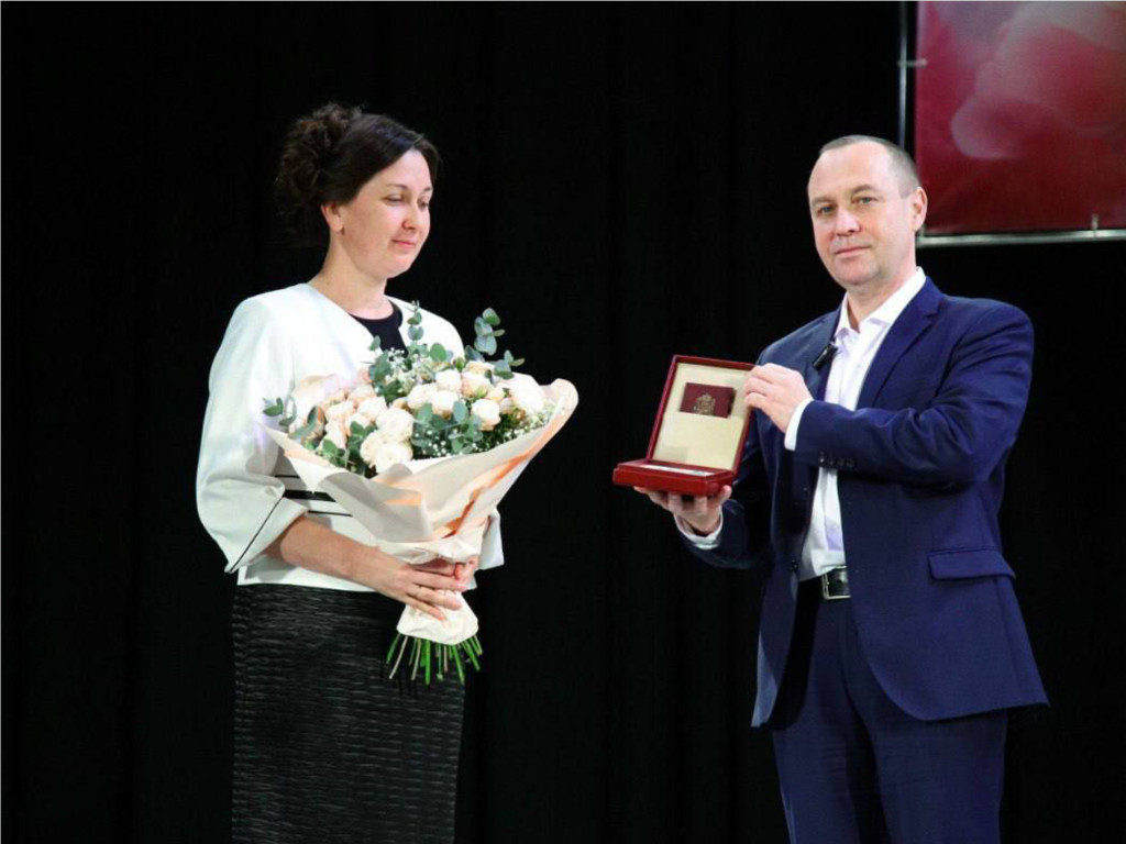 Мать тринадцати детей из Воскресенска получила награду «Материнская слава»