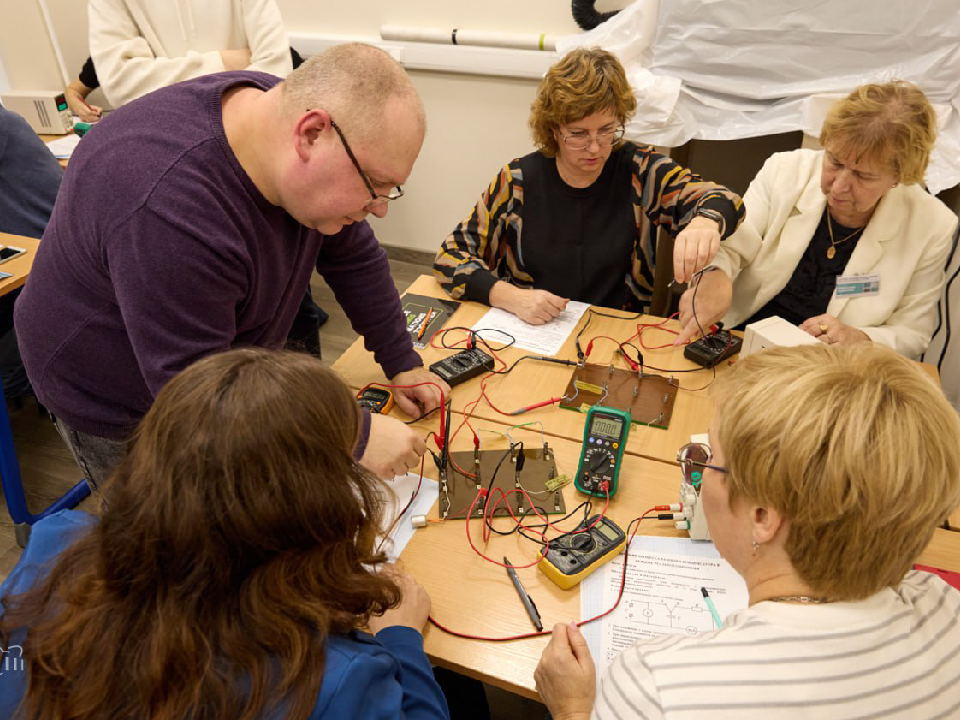 «Инженеры будущего»: учителя со всей России приехали в Дубну за новыми знаниями