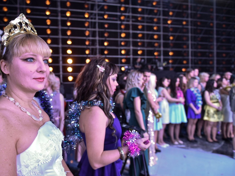 «Чтобы не затмить елку»: стилист Лисовец рассказал, какую одежду выбирать на Новый год