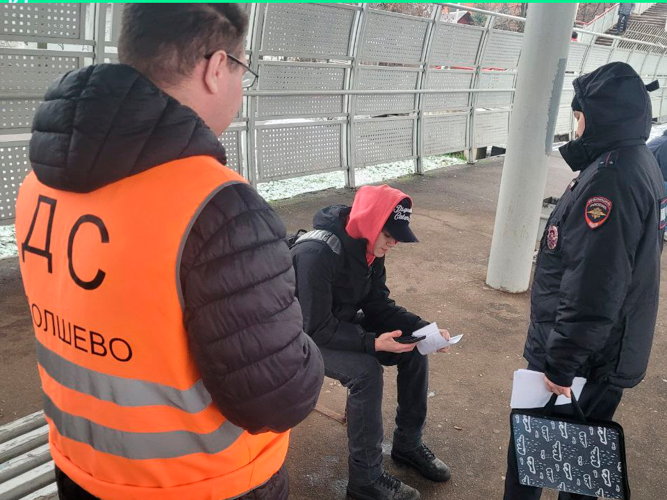 На станции «Болшево» пассажирам напомнили, как избежать опасности на железной дороге