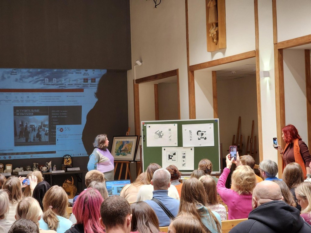 От эскиза до диплома: как в Абрамцевском колледже выбирают будущих художников и дизайнеров