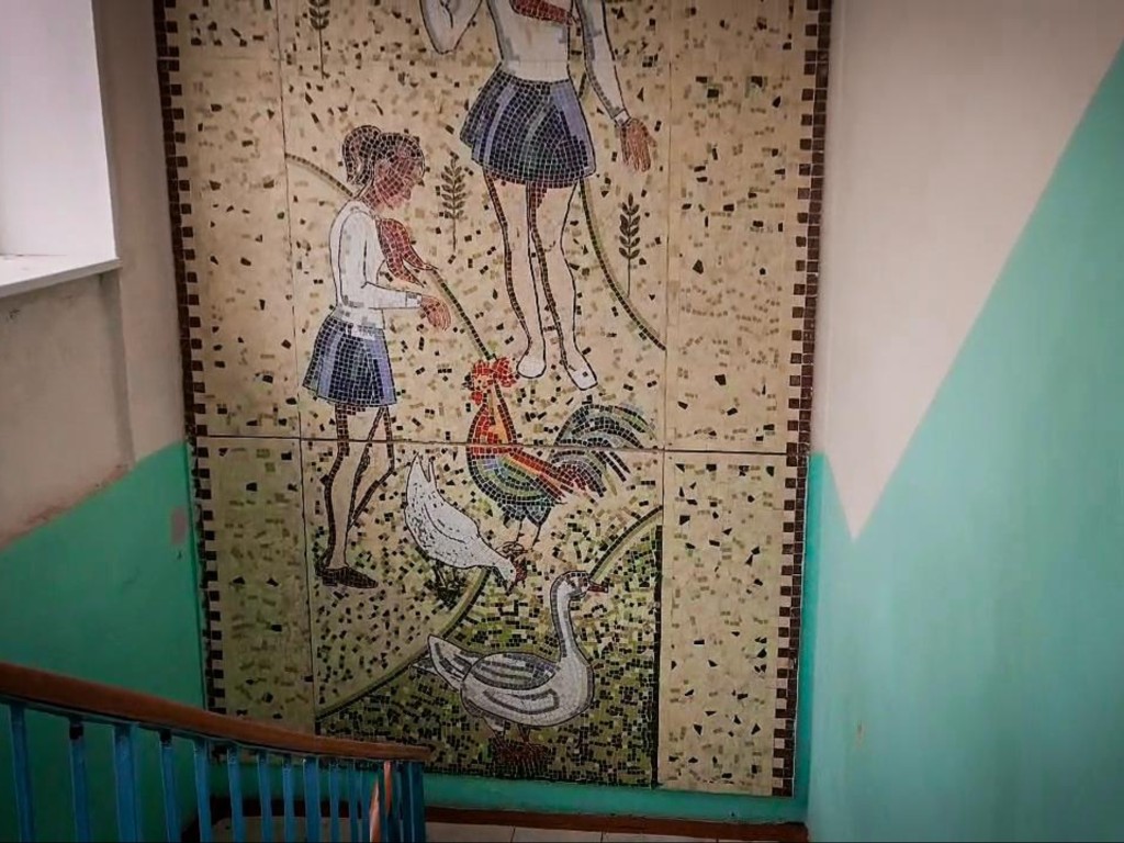 Советскую мозаику встроят в дизайн обновленной Рыболовской школы