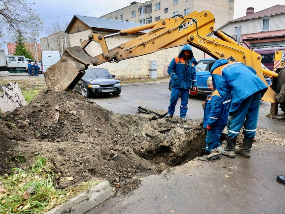 От новых душевых до провалов асфальта: какие проблемы и успехи выявили при объезде Павлово-Посадского округа