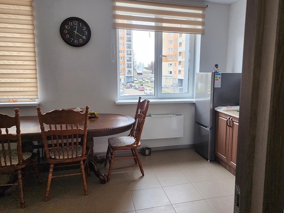 Бабушка пяти внуков переехала из ветхого жилья в новый дом в Красноармейске