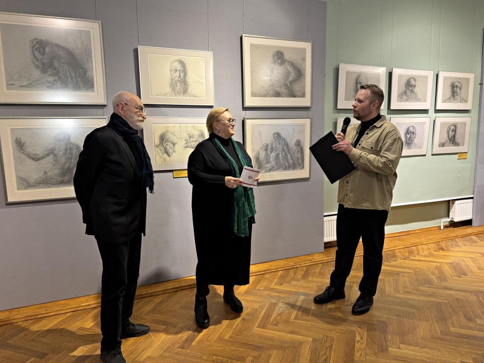Иллюстратор Достоевского и Гоголя представил ранее скрытые работы на юбилейной выставке