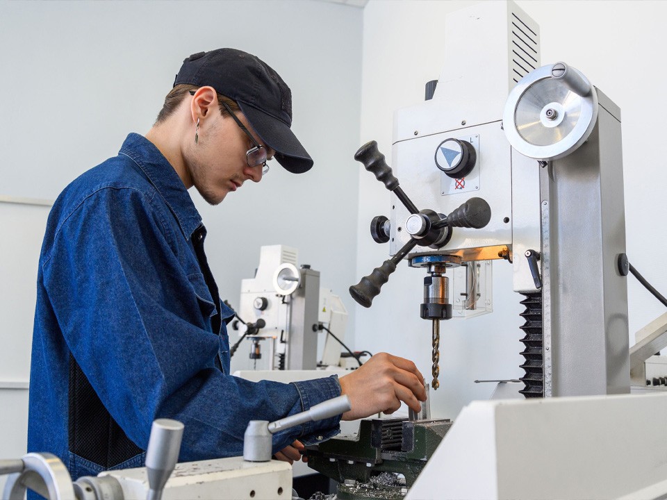 Мастерские в колледжах Подмосковья оснастят современным оборудованием