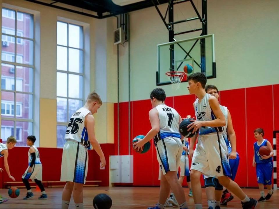 Губернатор Воробьев: в Подмосковье обновлены спортивные залы в 163 школах