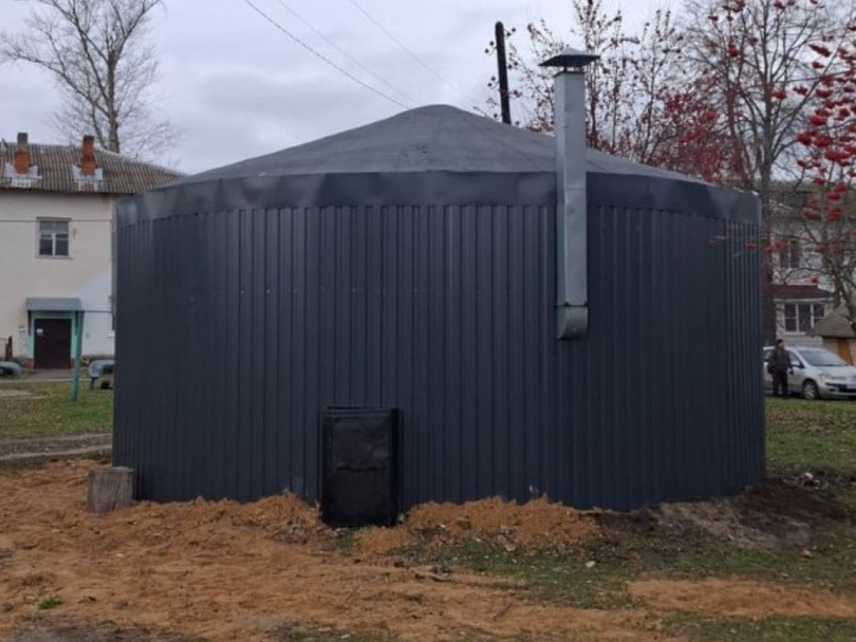 В микрорайоне Керва обновили фасад насосной станции