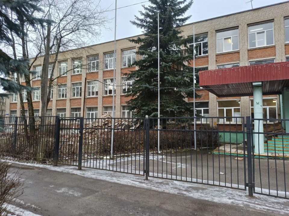 От фасада до пищеблока: Менделеевская школа отправилась на «рестайлинг» длиной в год