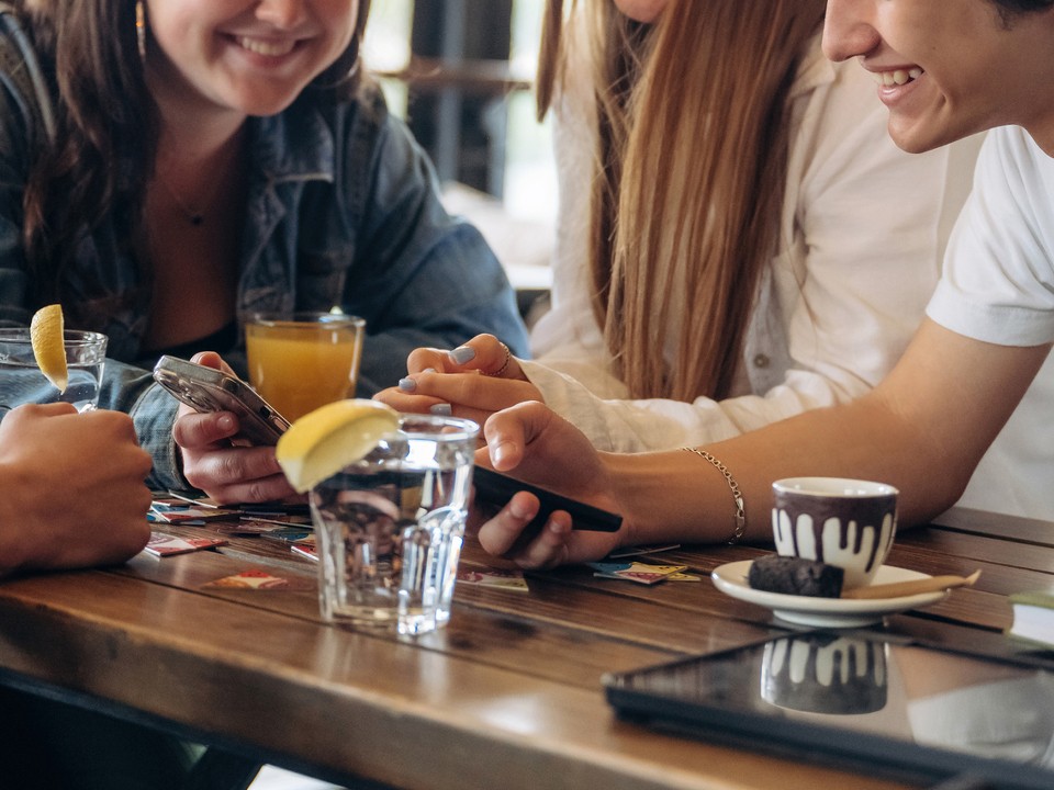 Юрист рассказал, как привлечь к ответственности подростков, нарушающих порядок в кафе под Солнечногорском