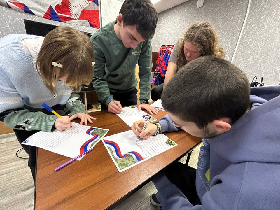 В Лосино-Петровском проходит акция «Письмо СВОему герою»