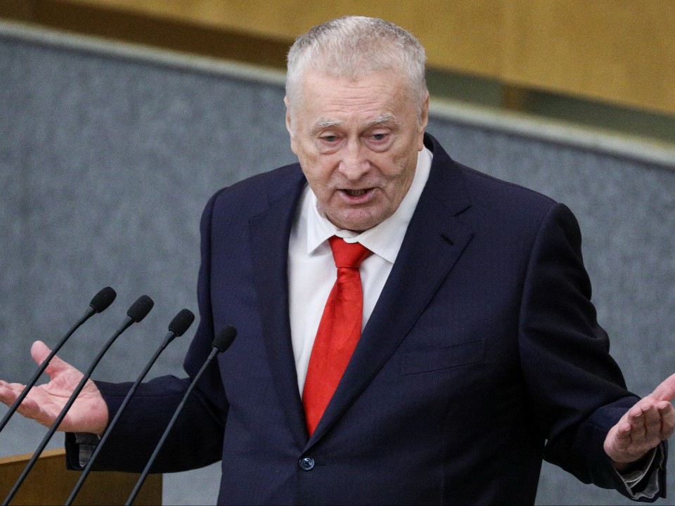 Разбирательство вокруг договора: юрист — о шансах племянниц Жириновского оспорить наследство