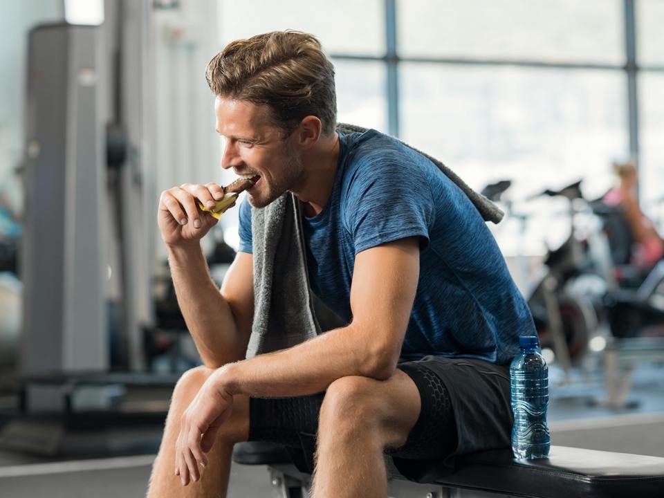 Двойной удар по жиру: учёные доказали, что диета и спорт вместе работают значительно эффективнее