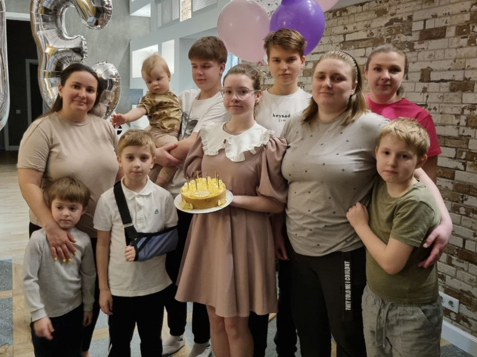 В Красногорске отмечают День матери: многодетная семья поделилась секретом счастья