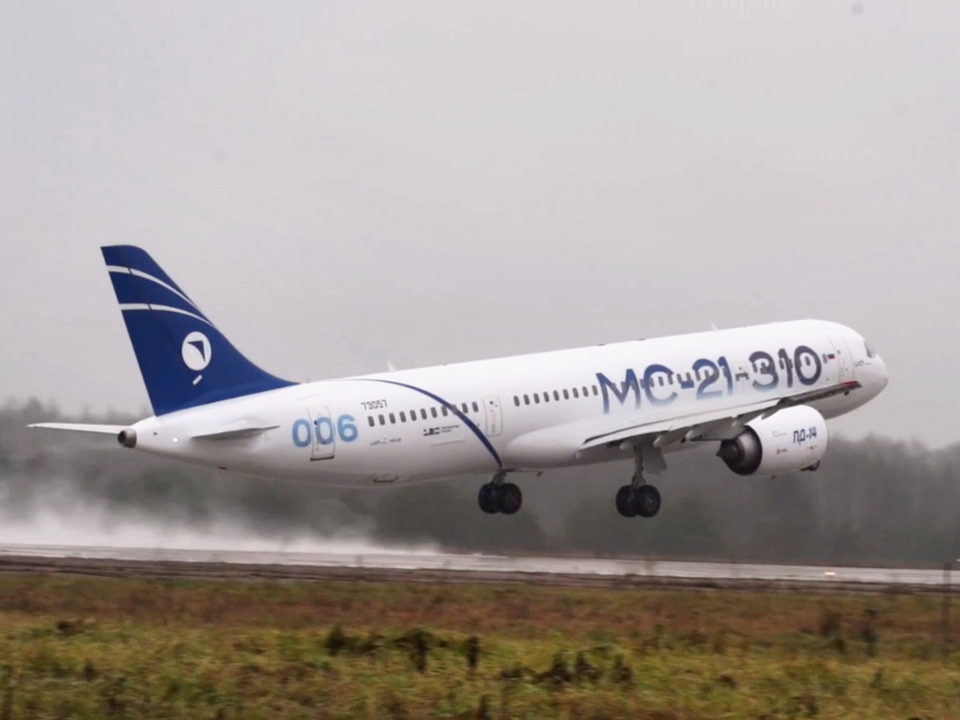 Полет успешный, самолет экзамен выдержал: члены экипажа МС-21 рассказали об испытаниях лайнера