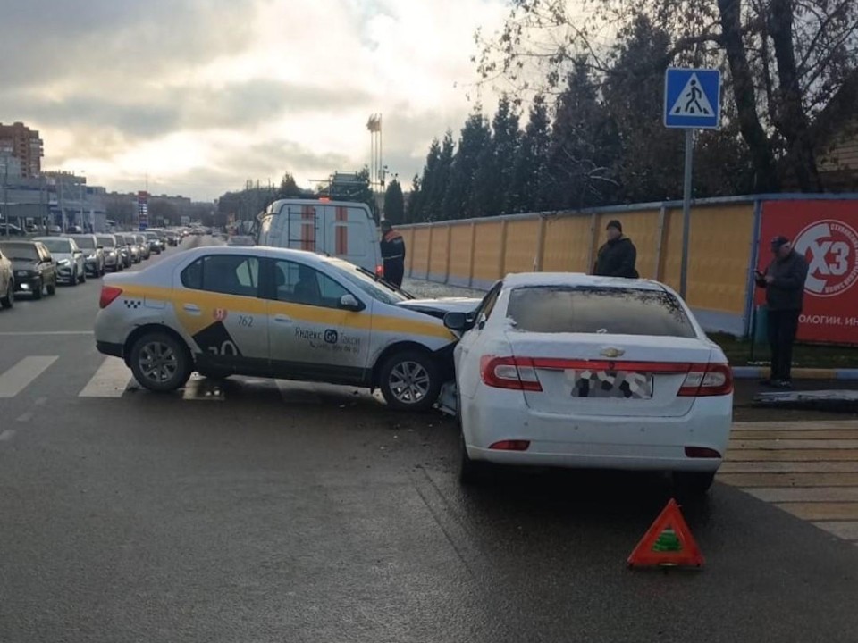 Спасатели ликвидировали последствия ДТП с двумя легковушками в Ступине