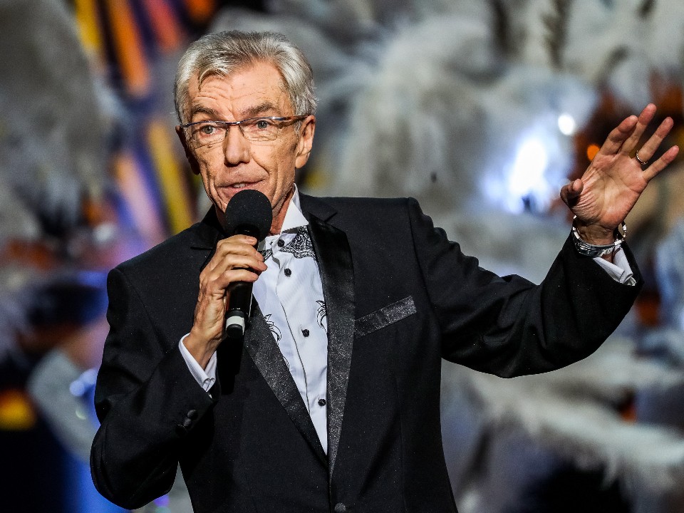 «Курение ни к чему хорошему не ведет»: онколог о предварительной причине смерти Юрия Николаева