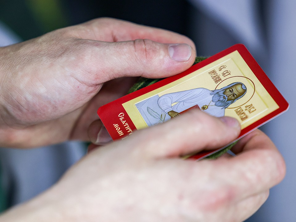 Военный билет с маленькой иконой внутри спас от смерти бойца СВО из Павловского Посада