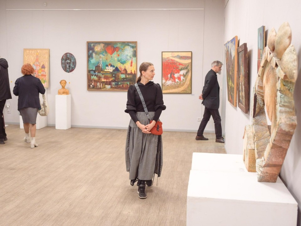 Портрет матери, молодогвардейцы и донецкий «Прилет»: о чем рассказывает выставка в Сергиевом Посаде