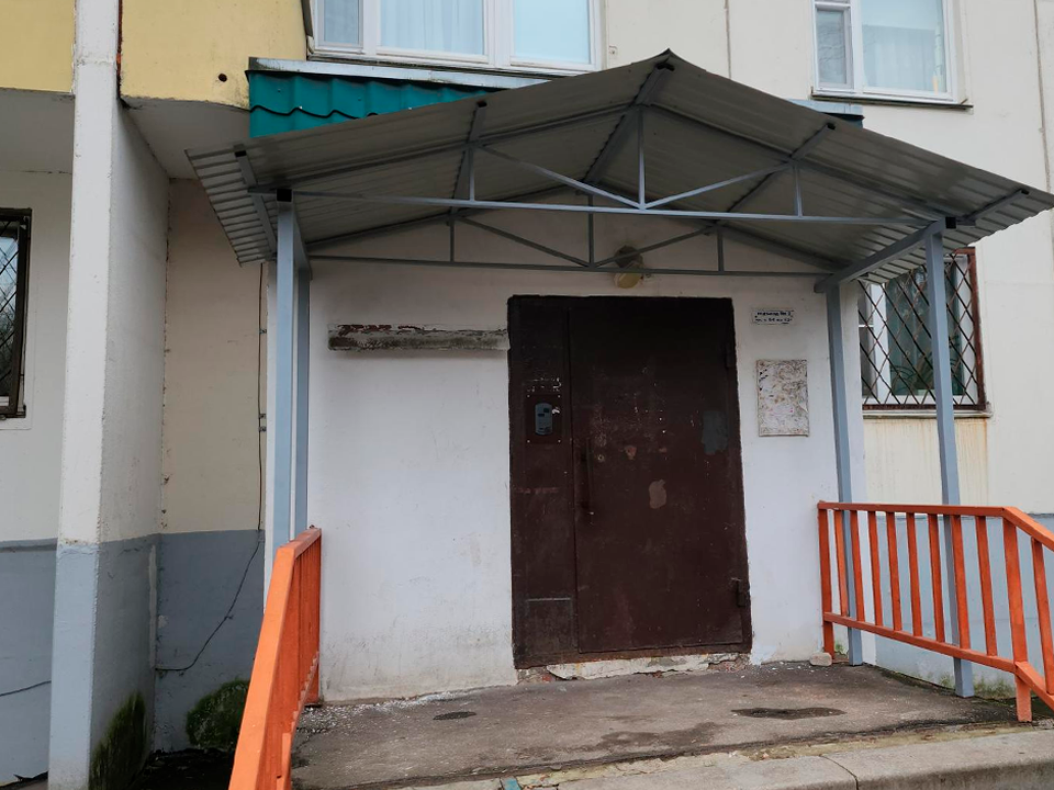 В Юбилейном начался капитальный ремонт подъезда в доме 9А на Пушкинской