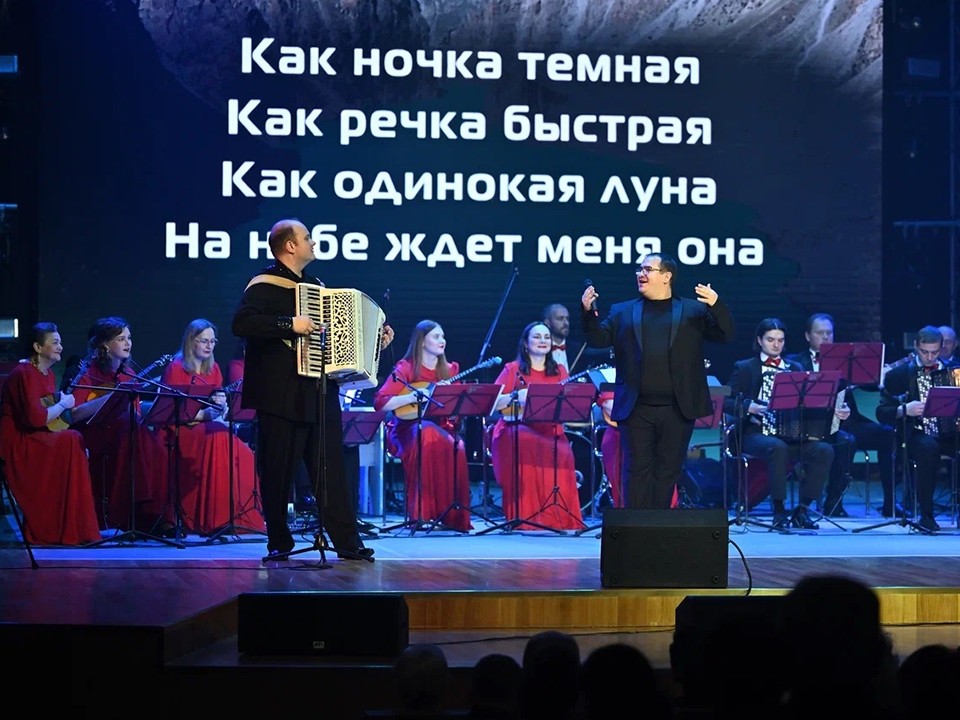 Ступинский хор спел на 650 голосов! Местный оркестр устроил народное караоке