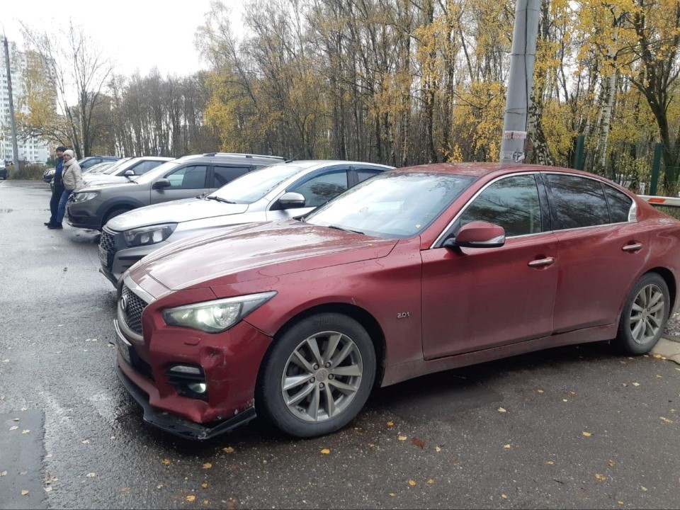 В Чехове ищут водителя, разбившего ночью дорогой японский автомобиль