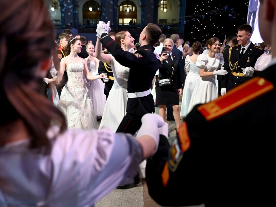 Международный Кремлевский благотворительный кадетский бал приглашает павловопосадцев