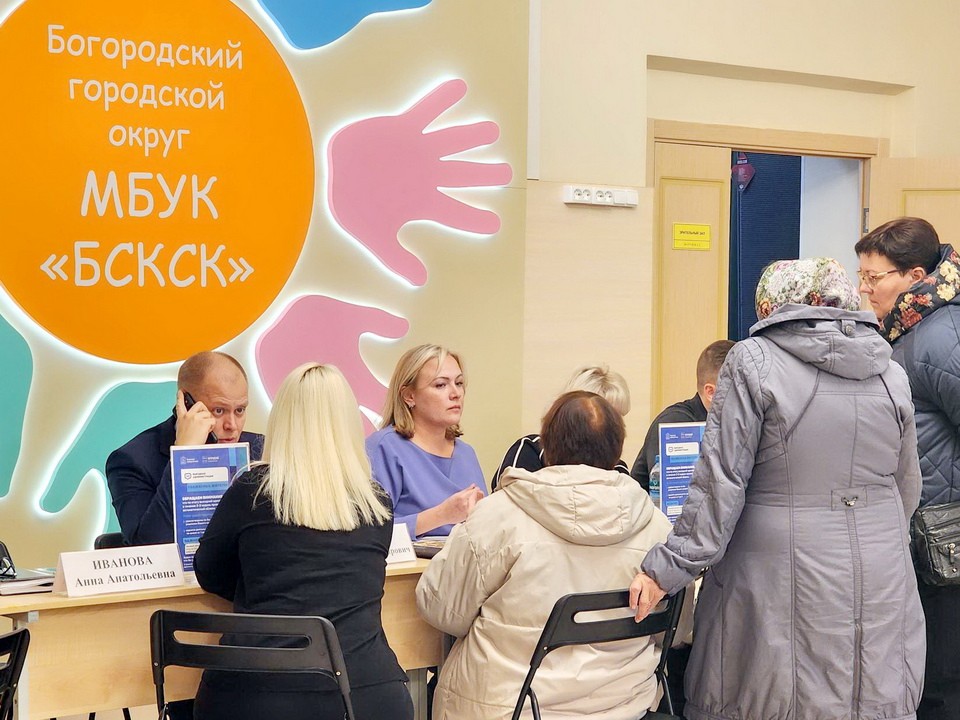 В поселке Новостройка модернизируют детскую площадку и обновят двор