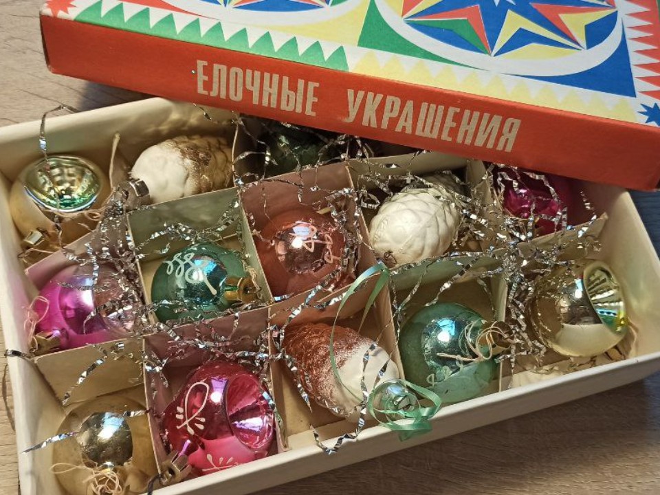 Советские елочные игрушки стали новым трендом на блошином рынке