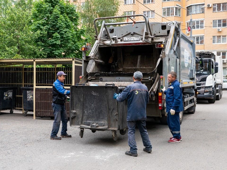 РЭО: более 6 тысяч мусоровозных машин нуждаются в замене в субъектах РФ