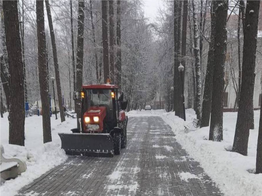 Больше 20 спецмашин очистили от снега села и деревни округа Мытищи