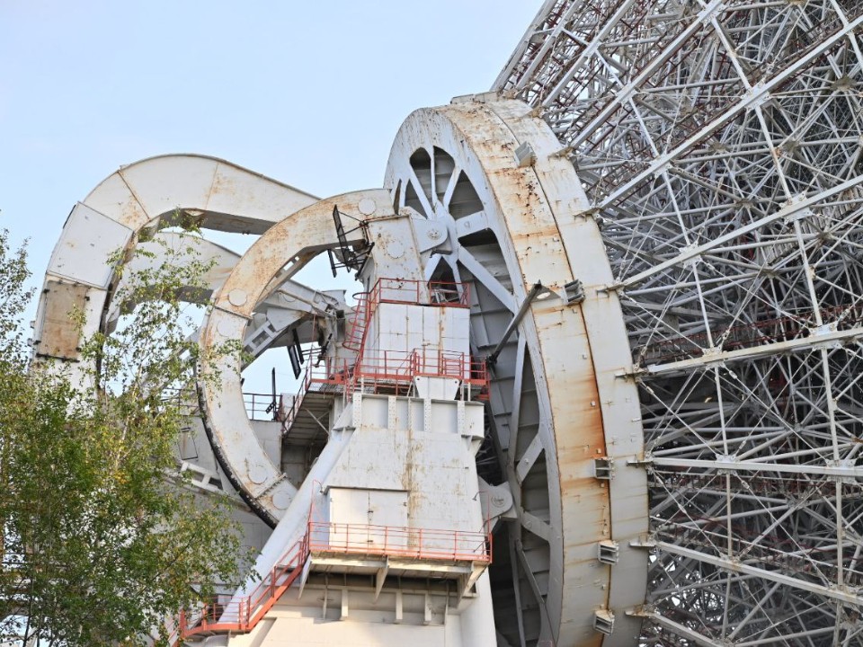 На Землю обрушился поток солнечной плазмы! Как поведет себя магнитное поле планеты и что почувствуют метеозависимые