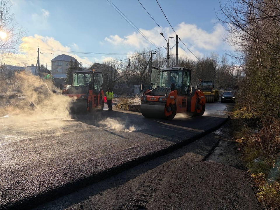 Финальный слой: как дорожники Химок готовятся к последнему штриху на новом 1,5-километровом выезде