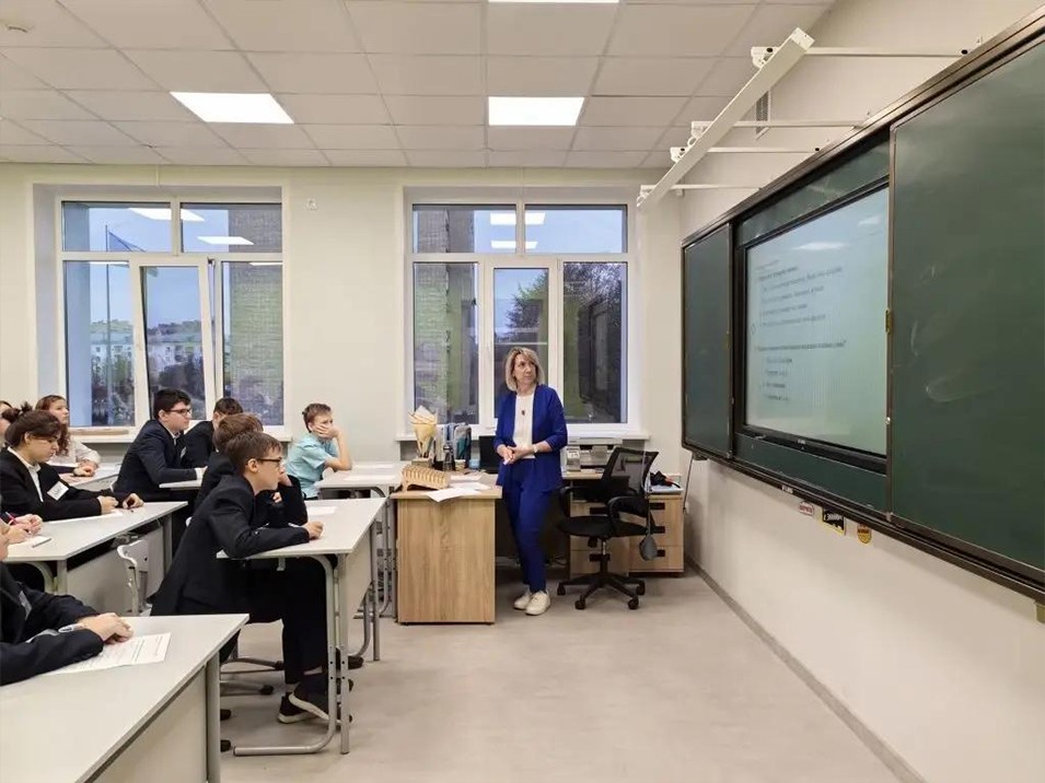 Ступинские педагоги вышли на открытые уроки конкурса «Педагог года Подмосковья»: диаграммы, ИИ и разбор полетов